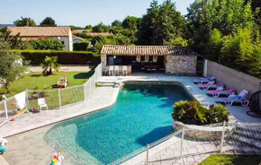 Amazing home in Saint-Paulet-de-Caisso with 4 Bedrooms